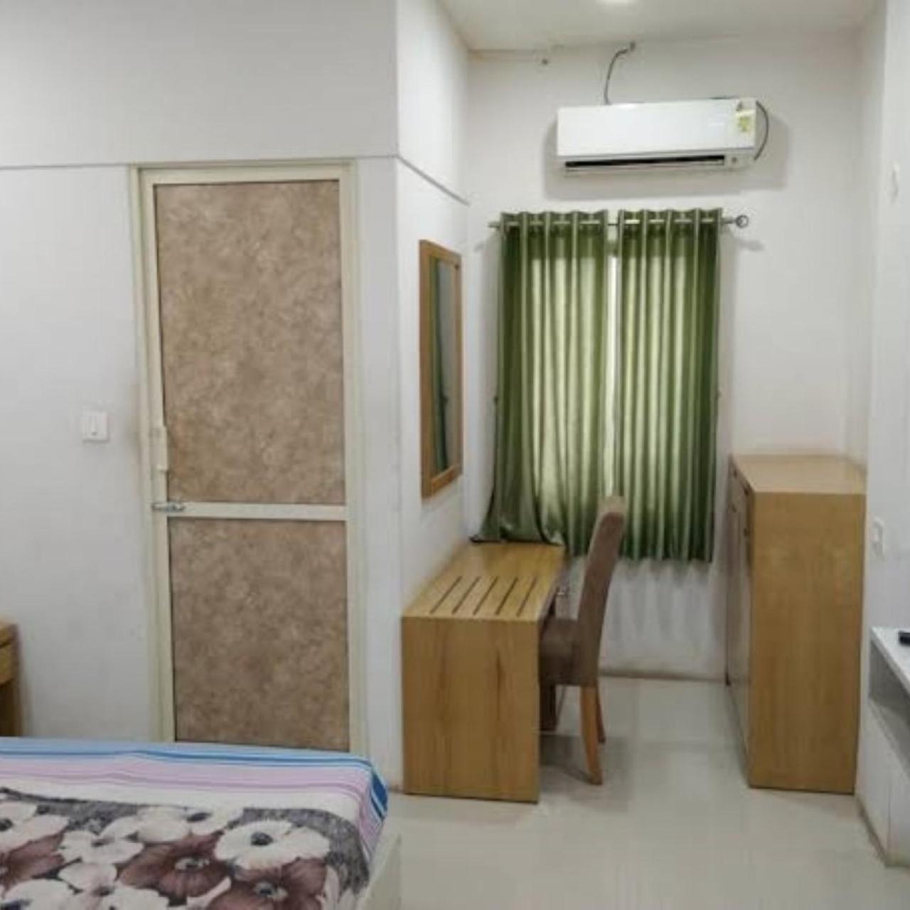 Divya Jyot Residency Bhuj Hotell Eksteriør bilde