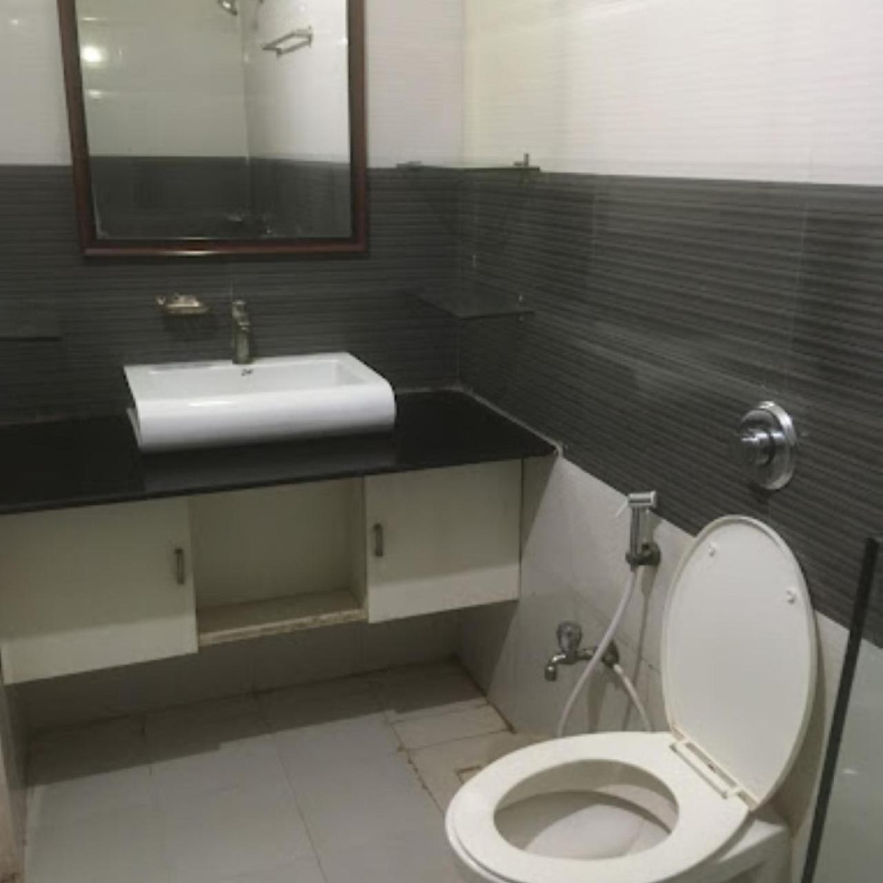 Divya Jyot Residency Bhuj Hotell Eksteriør bilde