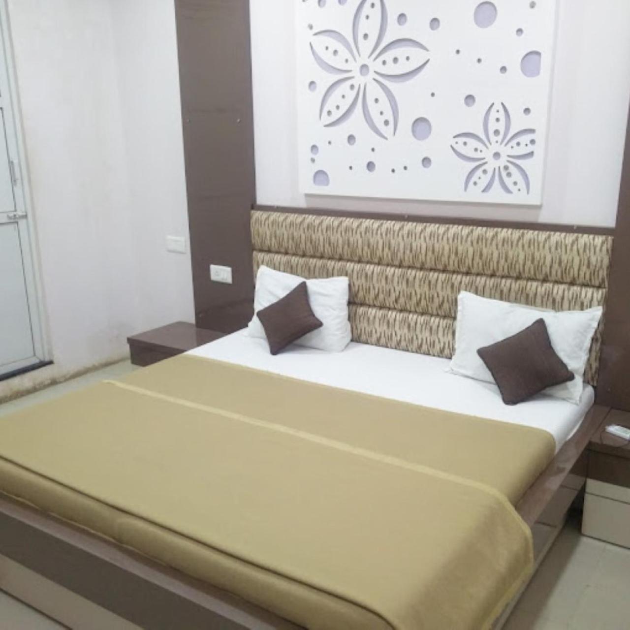Divya Jyot Residency Bhuj Hotell Eksteriør bilde
